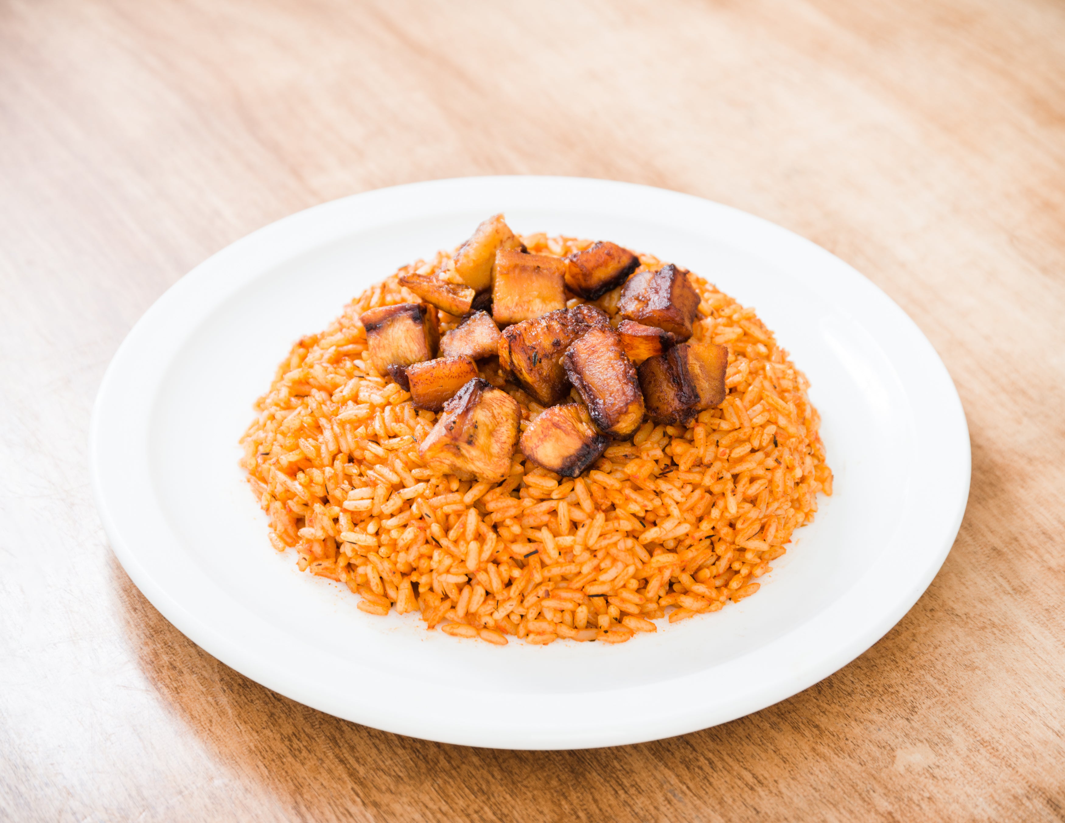 SMOKY PARTY JOLLOF WITH PLANTAINS (SMOKY, PARTY-STYLE)